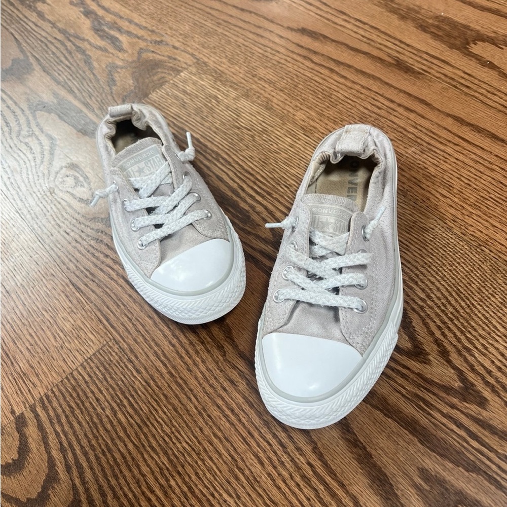 Women’s 7.5 converse shoes